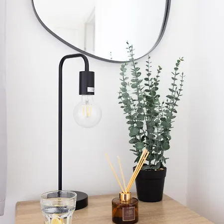 בית נופש Station House - Quaint Victorian With Free Parking