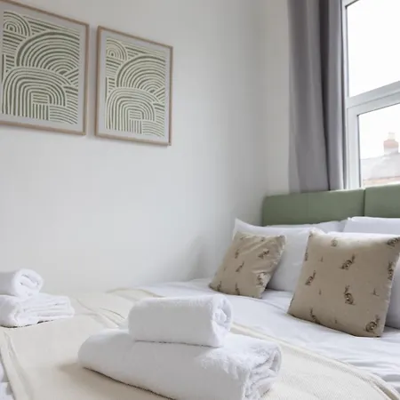 בית נופש Station House - Quaint Victorian With Free Parking *