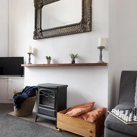 בית נופש Station House - Quaint Victorian With Free Parking