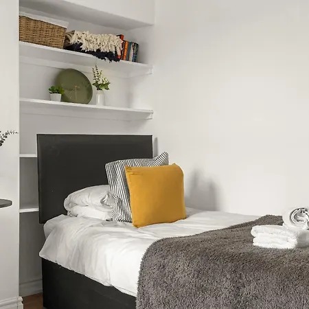 Station House - Quaint Victorian With Free Parking *