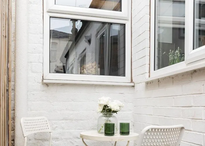 Station House - Quaint Victorian With Free Parking York