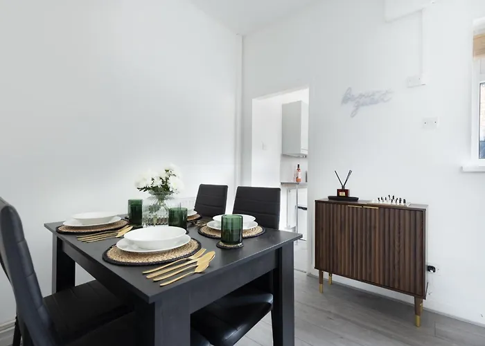 Hébergement de vacances Station House - Quaint Victorian With Free Parking York