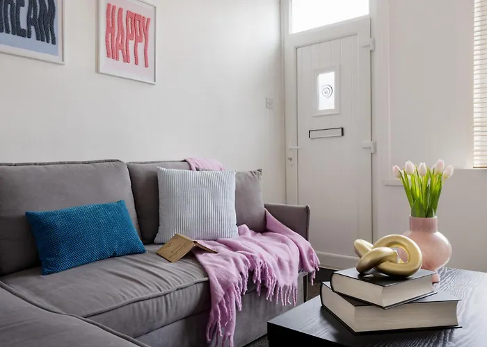 Station House - Quaint Victorian With Free Parking