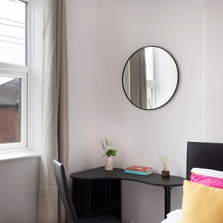 Station House - Quaint Victorian With Free Parking York