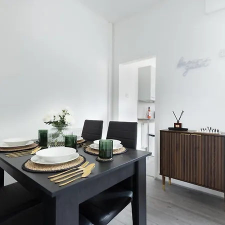 Dom wakacyjny Station House - Quaint Victorian With Free Parking York